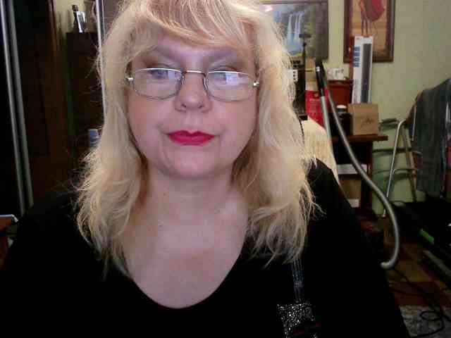 LOLA88888 webcam