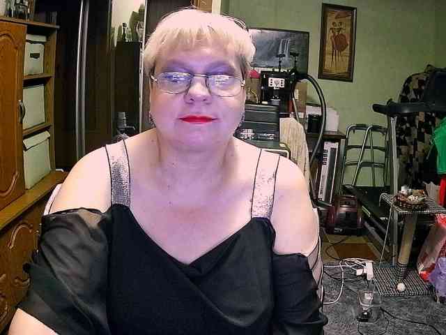 LOLA88888 webcam