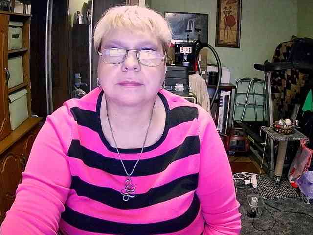 LOLA88888 webcam