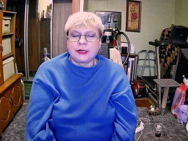 LOLA88888 webcam