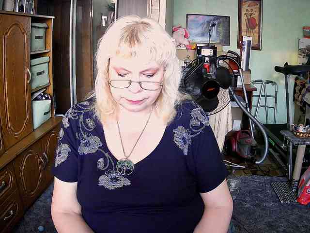 LOLA88888 webcam