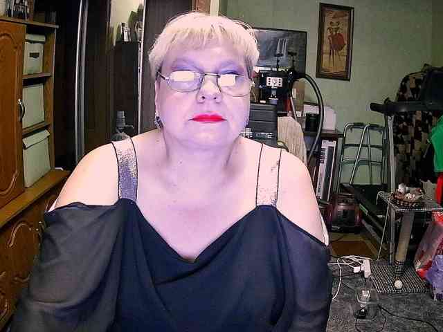 LOLA88888 webcam