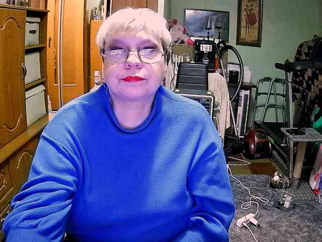 LOLA88888 webcam
