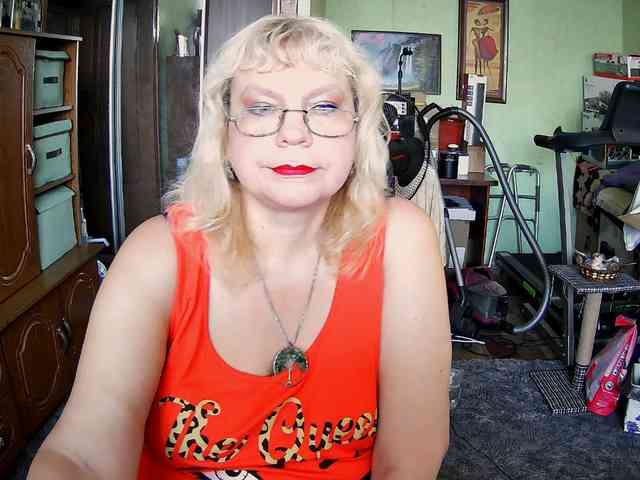 LOLA88888 webcam