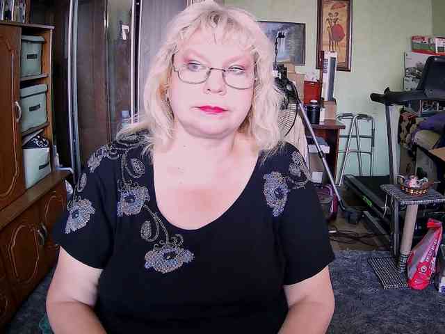 LOLA88888 webcam