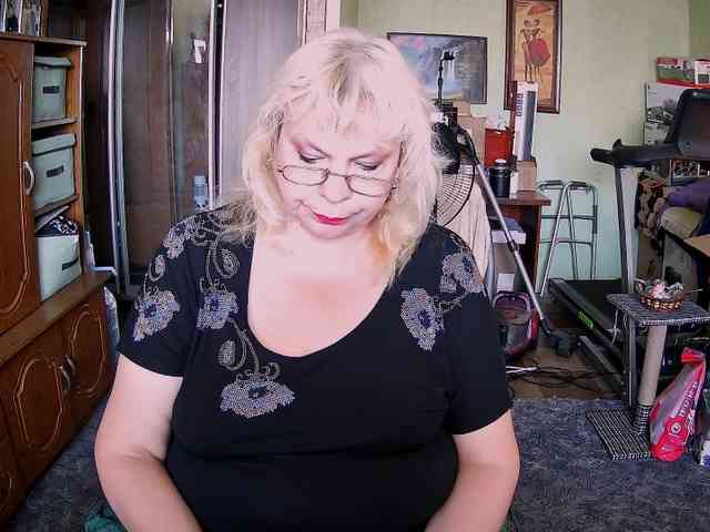 LOLA88888 webcam
