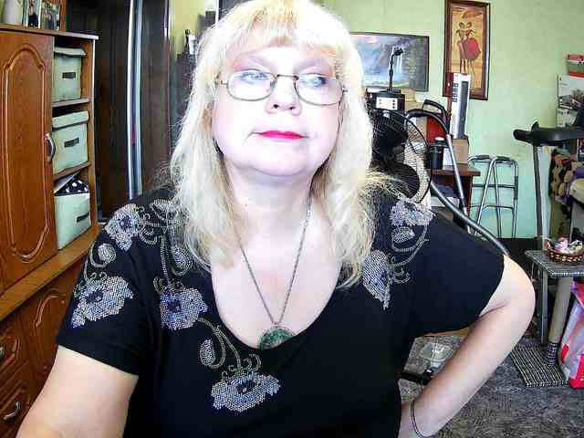 LOLA88888 webcam