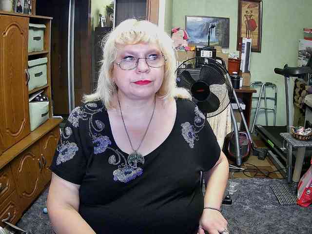 LOLA88888 webcam