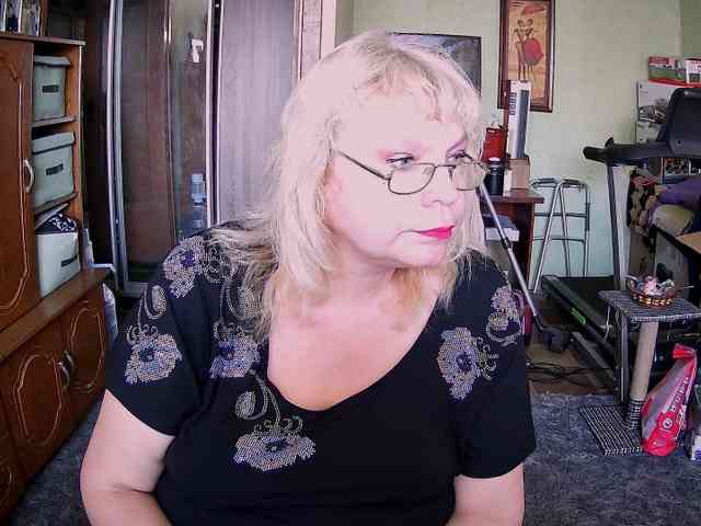 LOLA88888 webcam