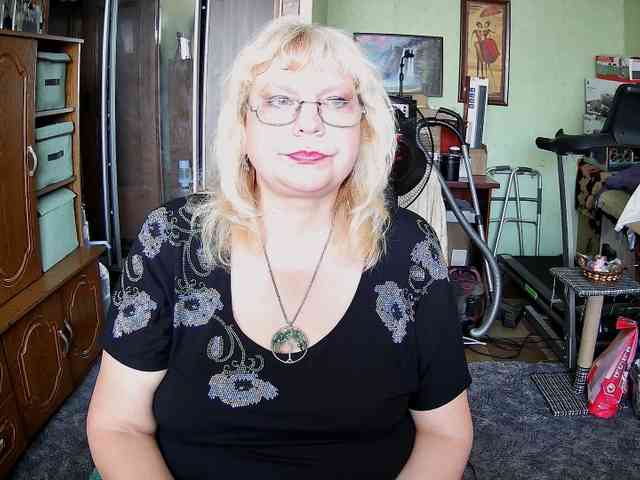LOLA88888 webcam