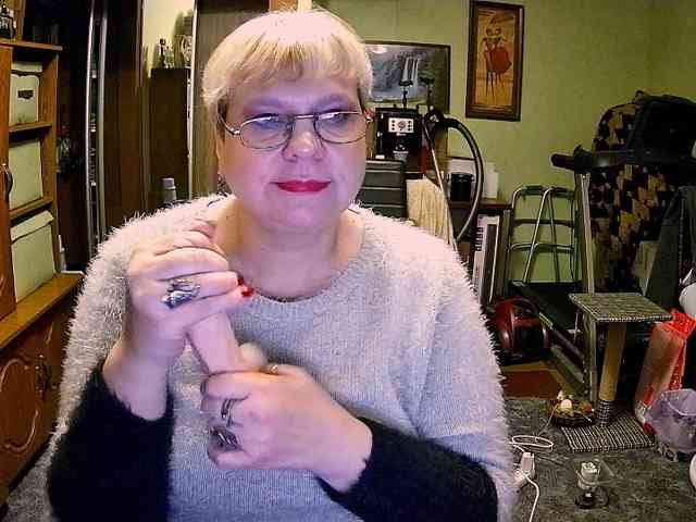 LOLA88888 webcam