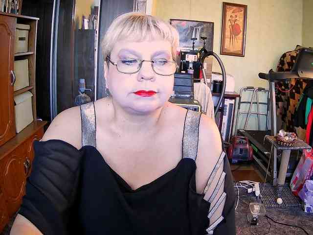 LOLA88888 webcam
