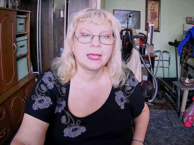 LOLA88888 webcam