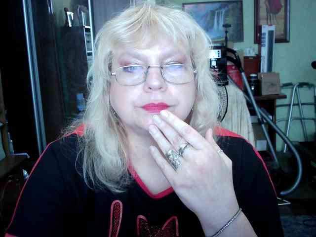 LOLA88888 webcam