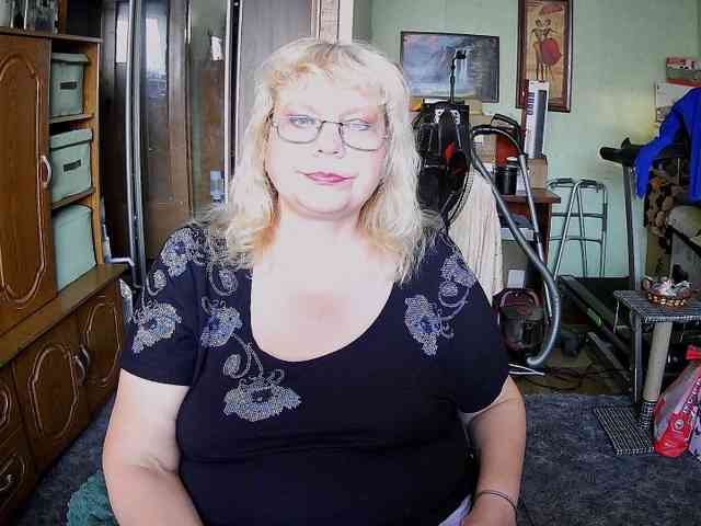 LOLA88888 webcam