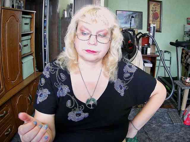 LOLA88888 webcam
