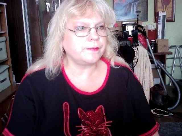 LOLA88888 webcam