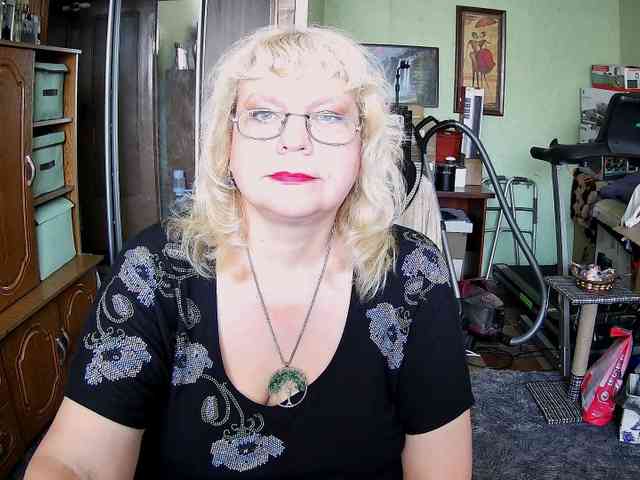 LOLA88888 webcam