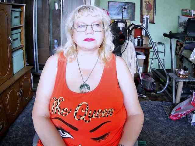 LOLA88888 webcam