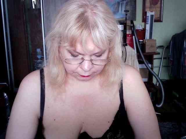 LOLA88888 webcam