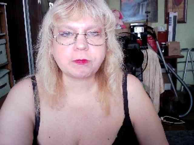 LOLA88888 webcam