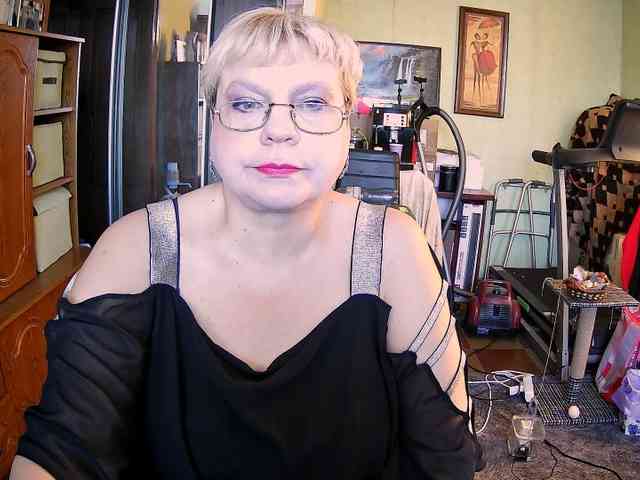 LOLA88888 webcam