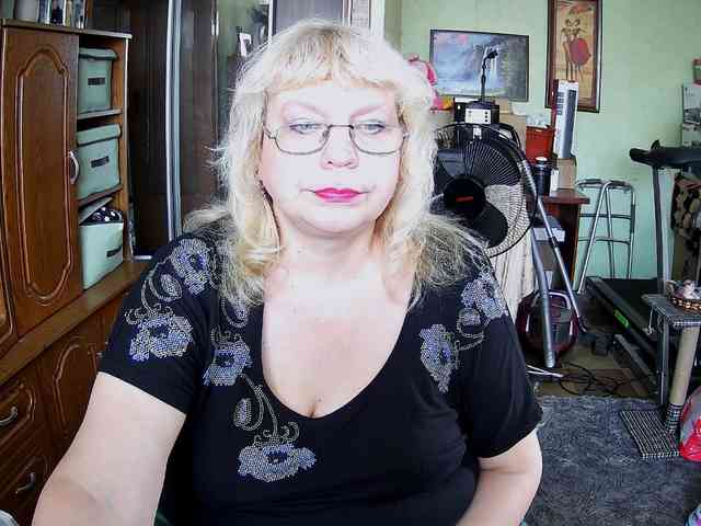 LOLA88888 webcam