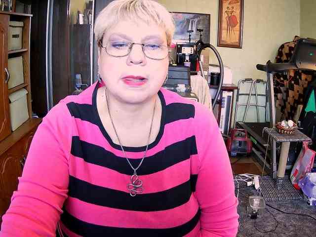 LOLA88888 webcam