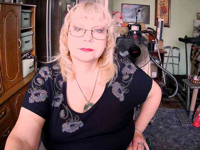 LOLA88888 webcam