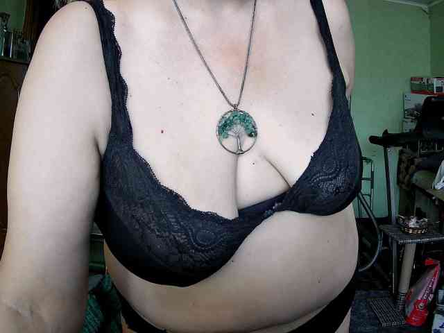 LOLA88888 webcam