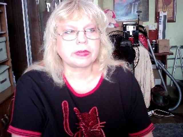 LOLA88888 webcam