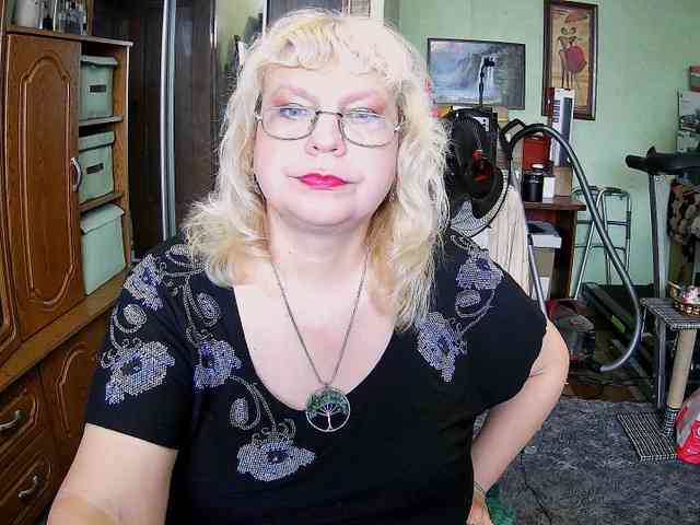 LOLA88888 webcam