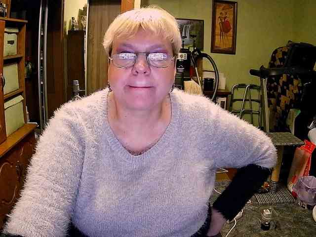 LOLA88888 webcam