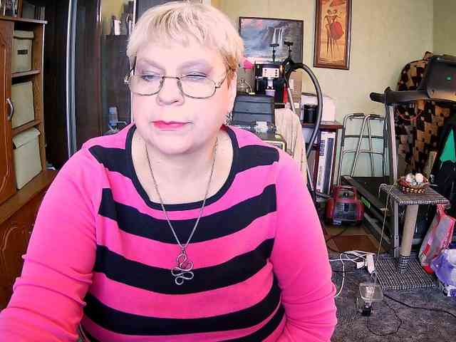 LOLA88888 webcam