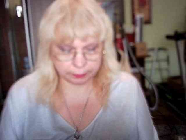LOLA88888 webcam