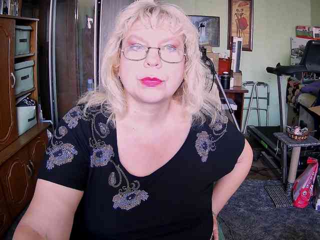 LOLA88888 webcam