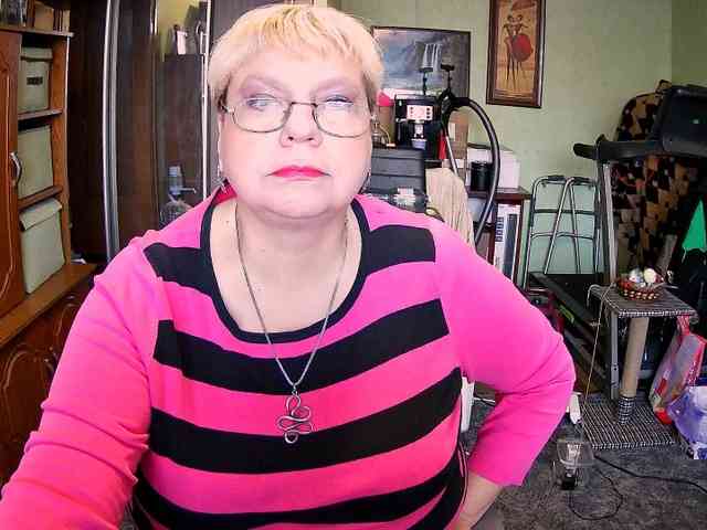 LOLA88888 webcam