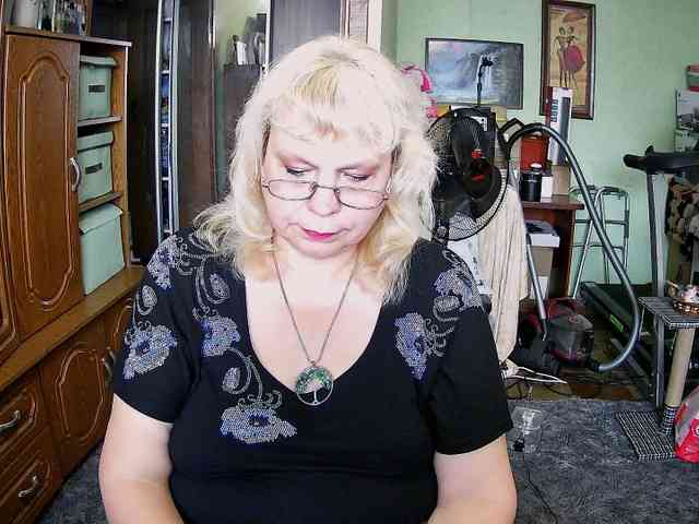LOLA88888 webcam