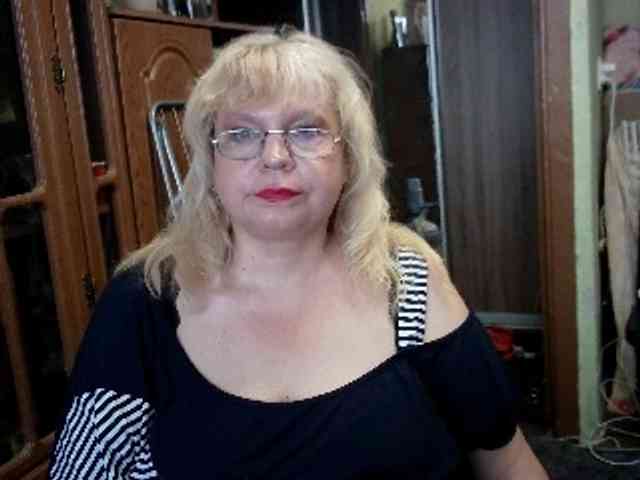 LOLA88888 webcam