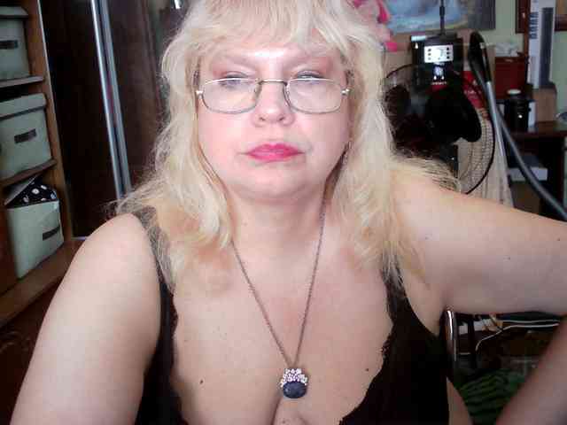 LOLA88888 webcam