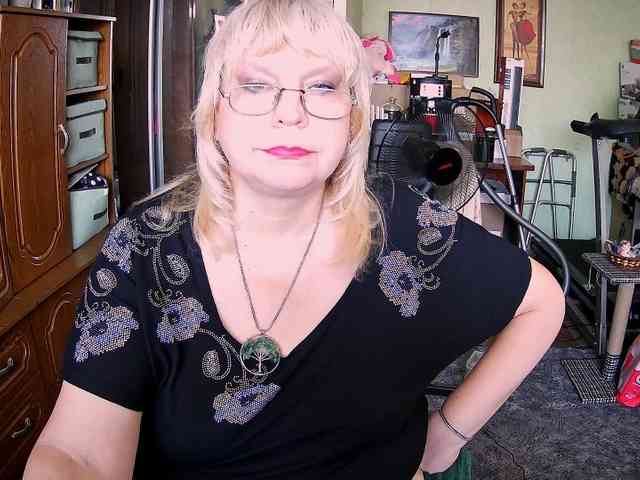 LOLA88888 webcam