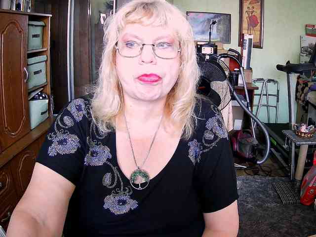 LOLA88888 webcam