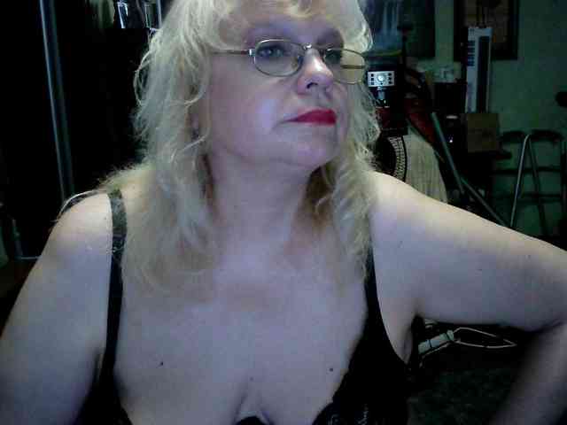 LOLA88888 webcam