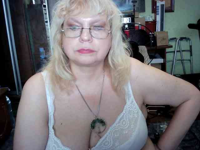 LOLA88888 webcam