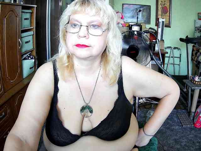 LOLA88888 webcam