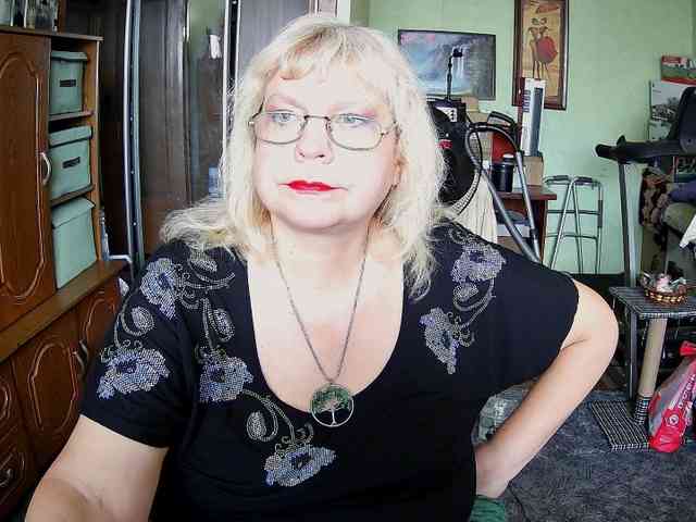 LOLA88888 webcam
