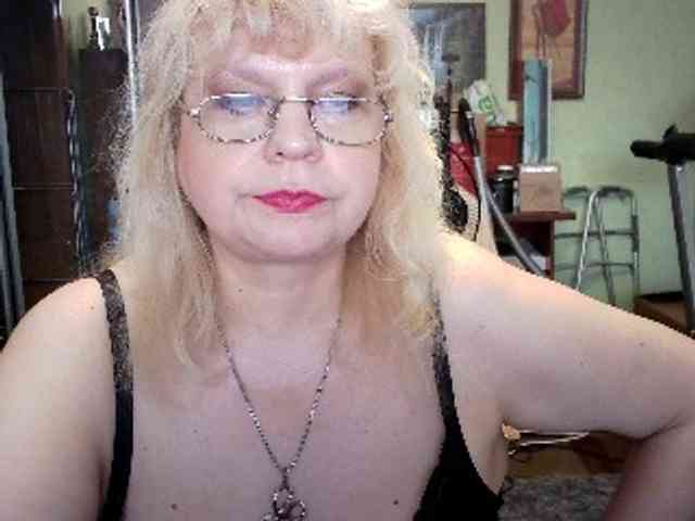LOLA88888 webcam