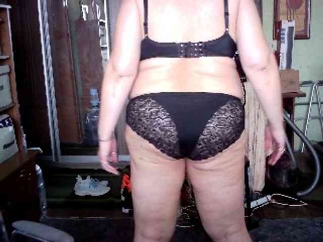 LOLA88888 webcam
