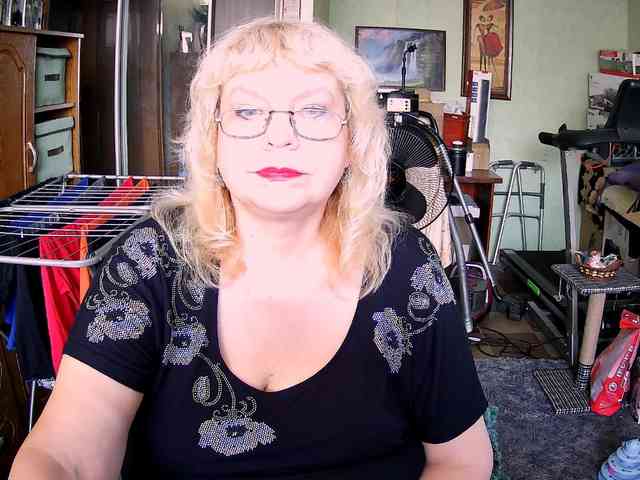 LOLA88888 webcam