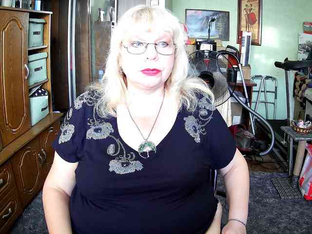 LOLA88888 webcam